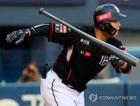 KT 강백호 손바닥 찢어져 부상 심각…수술 예정 - 조선일보 > 스포츠 > 야구 KT 강백호 손바닥 찢어져 부상 심각…수술 예정