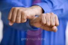 아차울상회 | Close up of fists crossing 이미지 (57226144) - 게티이미지뱅크 Close up of fists crossing