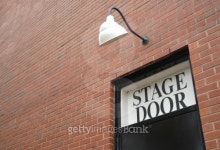 민박스테이지도어 | Stage Door 이미지 (92002742) - 게티이미지뱅크 Stage Door