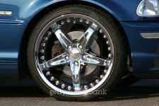 투휠매니아게러지 | Custom wheel and tire 이미지 (144291345) - 게티이미지뱅크 Custom wheel and tire