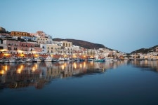 SUN'S BARBER SHOP(선스바버샵)자판기 | Ponza harbour at the sunrise 이미지 (177281127) - 게티이미지뱅크 Ponza harbour at the sunrise