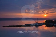 SUN'S BARBER SHOP(선스바버샵)자판기 | Sunrise at croatien harbour 이미지 (185471627) - 게티이미지뱅크 Sunrise at croatien harbour