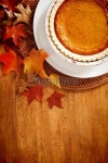 슬라이레이지스파이 | Pumpkin Pie Slice in Traditional Autumn Setting with Copy Space 이미지 (187424725) - 게티이미지뱅크 Pumpkin Pie Slice in...