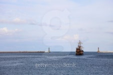 서해범선 활어회전문점 | Old Ship on sea 이미지 (186262730) - 게티이미지뱅크 Old Ship on sea