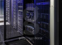 room with rows of server hardware in the data center 이미지 (497603938) - 게티이미지뱅크 room with rows of server hardware in...