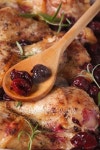 체리엔군닭이오 | Baked chicken leg with cherry macro. Vertical 이미지 (497122968) - 게티이미지뱅크 Baked chicken leg with cherry macro. Vertical