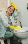 엄청클린/엄마들이청소한다/Dearmomscleanup | Beautiful girl cleaning up her house 이미지 (476817474) - 게티이미지뱅크 Beautiful girl cleaning up her house