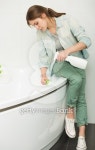 엄청클린/엄마들이청소한다/Dearmomscleanup | Beautiful girl cleaning up her house 이미지 (476831268) - 게티이미지뱅크 Beautiful girl cleaning up her house