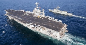 BEMIL 사진 자료실 - BEMIL 군사세계 오만만서 호주 해군 호위함과 항해중인 미 해군 USS Harry S. Truman