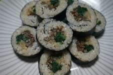 명절에 남은 나물을 넣고 돌돌말아 나물김밥!