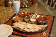 Shanti (산띠) - Restaurant - Korea Reise- und Tourismusinformation