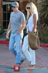 댕스verymuch | Elle Macpherson - seem very much in love as they walk around Malibu Country Mart in good spirits | 31 Pictures | Contactmusic.com...