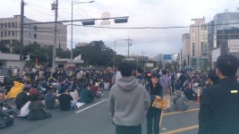 도시철도 2호선 개금역 5번출구 앞 | 가생이닷컴>커뮤니티 > 정치 게시판 > 대법원앞 서초역 4번 5번 출구쪽