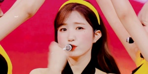 하루 종일 히토미를 보며 혼자 훌쩍이는 여성이 있다?! - 인스티즈(instiz) 익명예잡 하루 종일 히토미...