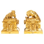 Coppia sculture leone in legno foglia oro e foglia argento For... 1stDibs Coppia sculture leone in legno foglia oro e foglia...