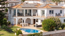 DE NANAL(드나날) | 베날마데나, 스페인 Vacation Rentals - Airbnb