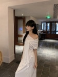 온더무드 세니 숄 오프숄더 티셔츠+스커트 세트