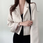 바이영 (백화점퀄) 어텀 메이비 소매트임 숏 자켓