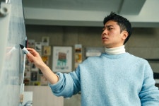 연기만 잘 해선 안 된다 : 상위 1% 배우를 만드는 진짜 구조 연기만 잘 해선 안 된다 : 상위 1% 배우를 만드는 진짜 구조 | 이성식의 연기수업