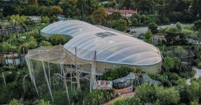 Incredible UK zoo branded 'world's best' has 30,000 animals | UK | News | Express.co.uk Incredible UK zoo branded 'world's best...