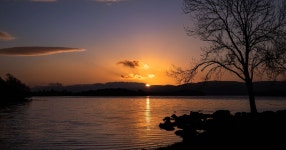 Exact date sun will set after 10pm as summer begins tomorrow | Weather | News | Express.co.uk Exact date sun will set after 10pm...