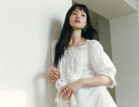 김태리 '꽃보다 태리', 봄 무드 가득한 화보 < 패션/뷰티 < 생활/문화 < 뉴스 < 기사본문 - MHN / 엠에이치앤 김태리 '꽃보다 태리', 봄 무드 가득한...