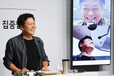 “회사 대신 집 근처로 출근하라” SK텔레콤, 구시대 공식 깬다 | 위키트리 “회사 대신 집 근처로 출근하라” SK텔레콤, 구시대 공식 깬다