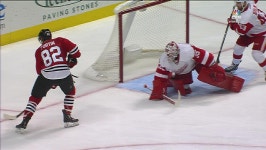Six Blackhawks score in win against Red Wings