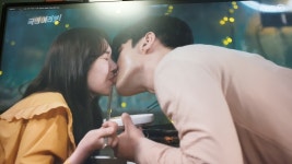 블라인드 | 블라블라: 이 여자 매력있다 블라블라: 이 여자 매력있다