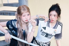 판도라, 키키(KiiiKiii)와 ‘Be Your Lucky Charm’ 캠페인 전개|동아일보 판도라, 키키(KiiiKiii)와 ‘Be Your Lucky Charm’...