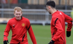 Gary Neville: Ryan Giggs and Paul Scholes show the way to age | Daily Mail Online Gary Neville: Giggs and Scholes show the older...