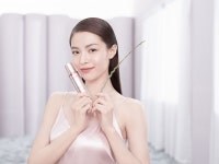 인셀덤 라비앙 | Clarins V Shaping Facial Lift (Clarins)