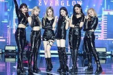 #Everglow #에버글로우 #Ladida #라디다 #Showcase #쇼케이스 #Behind #비하인드 #NewAlbum #뉴앨범 #Album #앨범 #Naver #네이버...