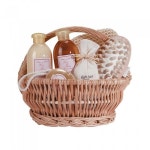 나음(storefarm.naver.com/healingbodynsoul) | Ginger Therapy Gift Set Healing ginger is the spotlight in this calming spa gift basket. Body lotion, shower gel, bath salts, soap...