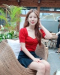 천명진아로마 | 교복 치마에 있는 천명진님의 핀 - 2021 | 패션 스타일, 교복 치마, 카페