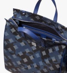 Medium 디이터 뮤닉 라이온 카모 나일론 토트 Estate Blue | MCM | 카모, 토트, 핸드백