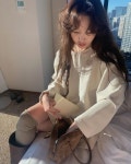 HAN EARL 한얼 on Instagram: "디어리스트 하트로고 시리즈 세번째는 원피슈🤍 요거 넘 귀여미에요 ㅎㅎ🫶🏻"