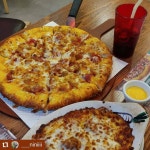 파파존스 피자(PAPA JOHNS PIZZA) 위례점 | 사람도 분비지않아서 따끈한피자 맛있게 뚝딱하고오기 #Repost @___niniiii #파파존스 흔치… | Food, Cheese pizza, Cheese