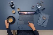 Comtempory and Modern Showroom에 있는 Ed Hsu님의 핀 - 2023 | 디자인