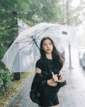 예진네돗집 | 하쌤 on Instagram: “비를 피하던 나에게 편의점에서 우산을 사 줬었지. 사실은 네 우산을 같이 쓰고 갔었으면 했는데. 2021. 예진”