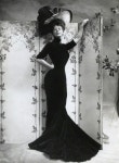 아르누보 메이크업(Art Nouveau makeup) | Camille Clifford, 1906 by Bassano. It's not entirely surprising that she was known for her hourglass figure. | 코스튬, 아르 누보