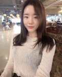 천명진아로마 | 교복 치마에 있는 천명진님의 핀 - 2021 | 패션 블로거, 교복 치마, 교복