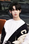 진(進JIN)901 | Pin page Pin by 루아 僕っ子 on Tws in 2024 | Jin