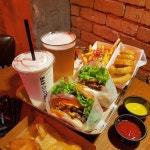 Pin page Instagram의 쎄럽 | 맛도리모음.ZIP님: “BASBURGER... 밀크쉐이크 #제임스감 #burger #dailyfoo… | Ethnic recipes, Food, Burger