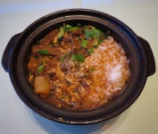 비슬산무우시래기뚝배기 | 잔뜩넣고 무우, 고기 넣어 볶다 육수, 고사리, 시래기 삶아논것... 간하여 뚝배기에 불린 당면과 함께담고 끓이다 계란푼것,파...
