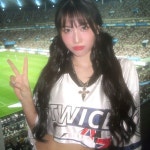 MOMO 모모 MOMO 모모 in 2024 | Momo, Hirai momo, Nayeon