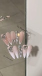쏘앤네일(SO&NAIL) | Pin page 쏘뎀프리티 So Damn Pretty | 수제네일팁 • 네일팁 on Instagram: "⠀ 정품 스와로 제작하여 ‘진짜 재사용이 가능한’ 네일팁...