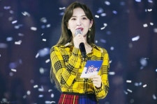 오늘도 넌 어김없이 예쁘구나 on Twitter | Wendy red velvet, Red velvet, Velvet