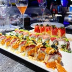 미국식 스시롤 (캘리포니아롤) 맛집 20231019 신사동 SUSHI702 미국 라스베가스에서 온 @702_sushi 에드 셰프님이 운영하는… | Instagram