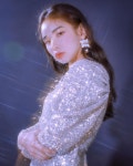 미스블링헤나 | 해나 on Instagram: “촬영문의 DM 블링블링 누들 ✨ 전 반짝거리는게 좋아요🙈 . . Photo @save__hannah Hair&Makeup...